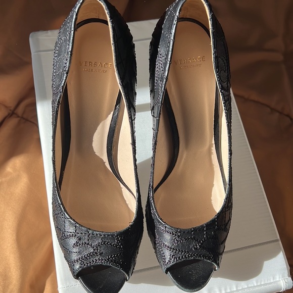 Versace Black Leather Open Toe Pumps High Heel Shoes 39 - Picture 3 of 7